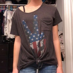 Peace sign tee